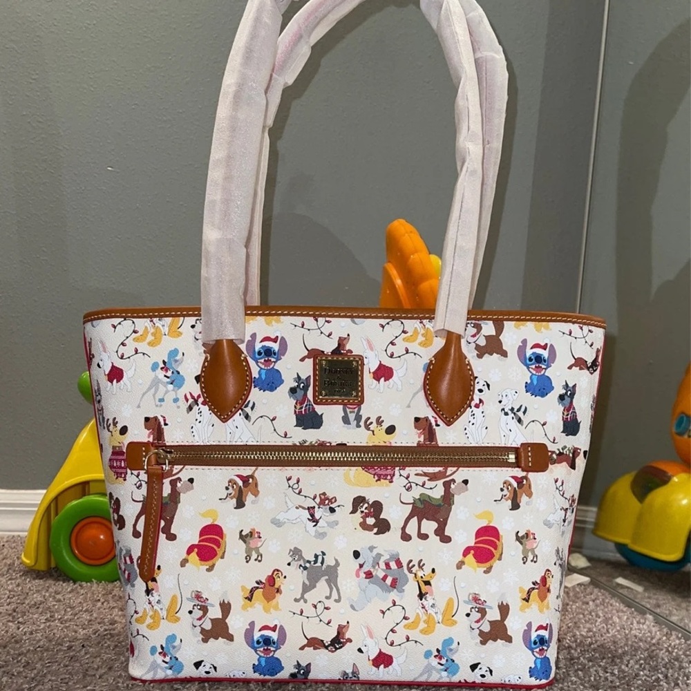 Disney and Dooney & bourke 2021 Santa tails dog tote